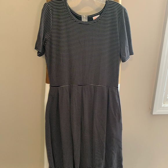 LuLaRoe Amelia Dress - Picture 1 of 3